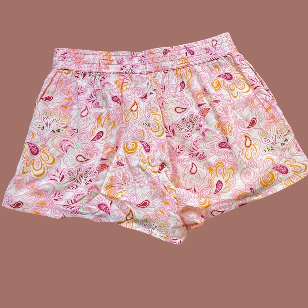 New with tags, 100% cotton, double layer pastel shorts with pockets, size M